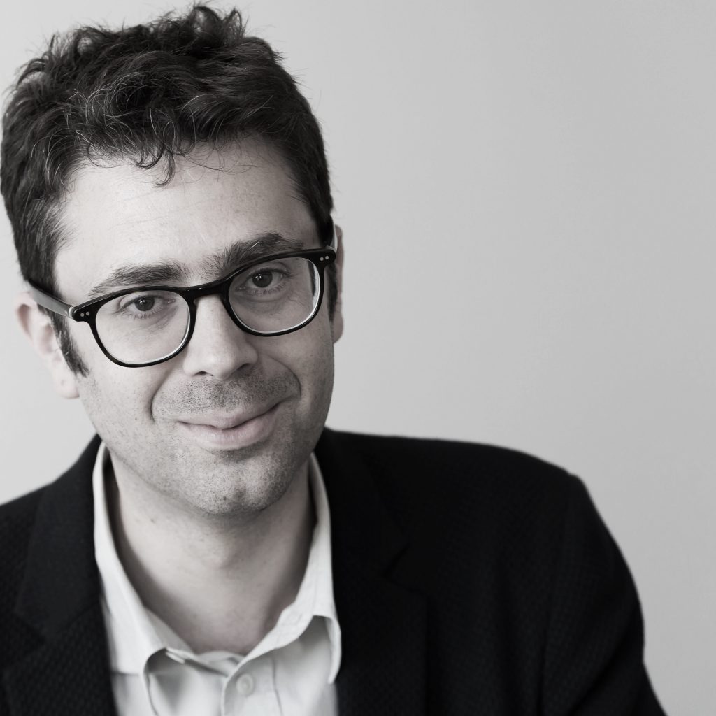 Paris: Nicolas Bouzou